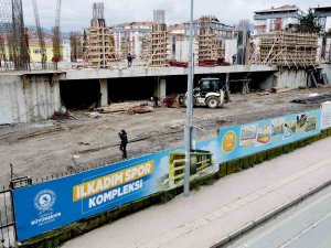 İ̇lkadım Spor Kompleksi Yükseliyor