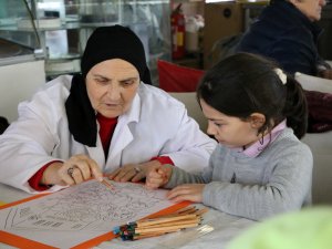 Minik Ressamlar, Yaşlı Vatandaşlarla Resim Yaptı