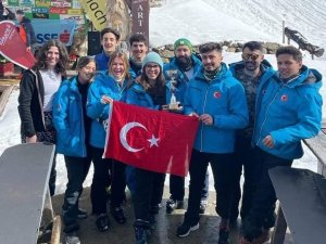 Nisa Özsoy Snowboardda Develi’nin Adını Dünyaya Duyurdu