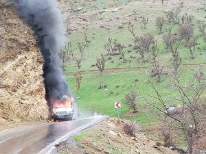 Şırnak’ta Beton Mikseriyle Çarpışan Ambulans Alevlere Teslim Oldu
