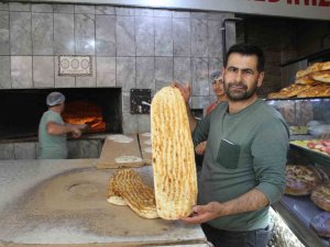 Iğdır’da Fırınlarda Ramazan Pidesi Mesaisi