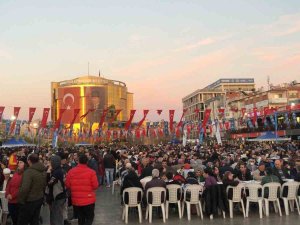 Aydın Büyükşehir’den 9 Noktada 15 Bin Kişilik İftar Yemeği