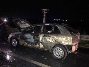 Tekirdağ’da Seyir Halindeki Otomobil Yandı