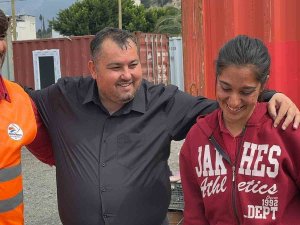 Depremzede Vekil Adayı, Seçilirse Tüm Maaşını Depremzedelere Bağışlayacak