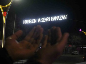 Erzincan’da Mahyalar Caddeleri Süslüyor