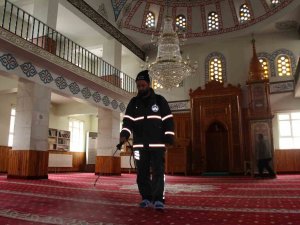 Elazığ’da Camiler ‘Gül’ Kokuyor