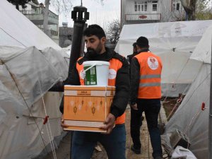Siverekli Gönüllüler Depremzedeleri Ramazan’da Yalnız Bırakmadı