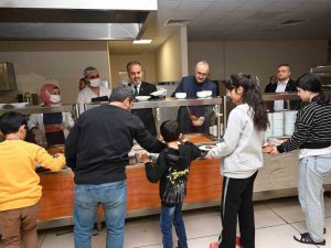 Başkan Aktaş, Depremzedelerle İftarda Buluştu