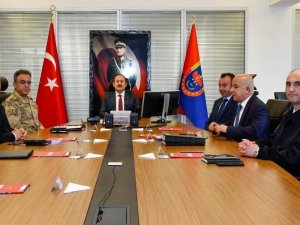 Vali Pehlivan Başkanlığında Güvenlik Toplantısı Gerçekleştirildi