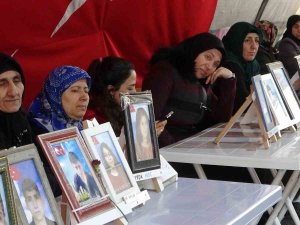Ailelerin Direnişi Bin 303 Gündür Devam Ediyor
