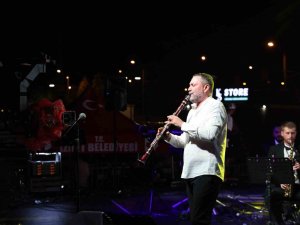 Hüsnü Şenlendirici Klarnetini Afetzedeler İçin İ̇zmit’te Çalacak