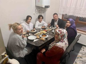 Ertuğrul Başkan İftarda Depremzede Aileye Misafir Oldu