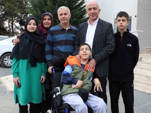 Gültak, Depremzede Aileleri Yalnız Bırakmıyor