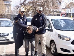 Eylem Yapmak Üzere Türkiye’ye Gelen Ve Yakalanan Terörist Adliyeye Sevk Edildi