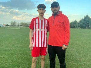 Depremzede Gencin Hayalleri Akşehir Spor’da Devam Edecek