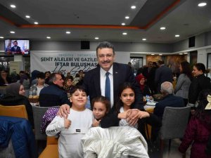 Genç, Şehit Aileleri Ve Gazilerle İftarda Buluştu