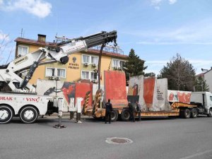 Kaldırımdaki Beton Bariyerler Kaldırıldı