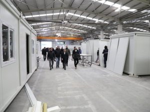 Üretilen Konteynerler Deprem Bölgelerine Gönderiliyor
