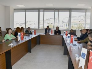 Kuşadası’nda ’Dünya Tiyatro Günü’ Kutlandı