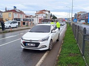 Otomobilin Çarptığı 5 Yaşındaki Çocuk Yaralandı