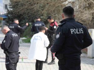 Yolda Gördükleri Husumetlilerine Kurşun Yağdırdılar: 1’i Ağır 2 Yaralı