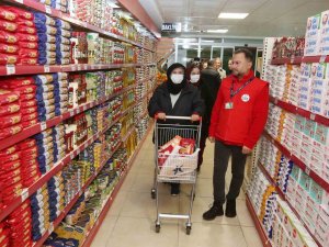 Küçükçekmece Belediyesi İhtiyaç Sahibi Vatandaşların Faydalanabileceği "Sosyal Market"in Açılışını Yaptı