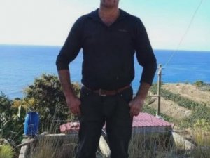 Çiftlik Sahibinden, Çoban İçin ’Paralarımı Ve Eşyalarımı Alıp Kaçtı’ İddiası