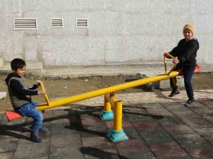 Ramazan’da Güneşli Havayı Fırsat Bulan Yüksekovalılar Dışarıya Akın Etti