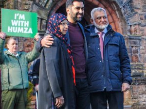 Humza Yousaf, İ̇skoçya’nın İlk Müslüman Başbakanı Oldu