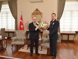 Manisa’nın Yeni İ̇l Emniyet Müdürü Mesut Gezer Göreve Başladı