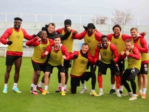 Sivasspor Pas Ve Şut Çalıştı