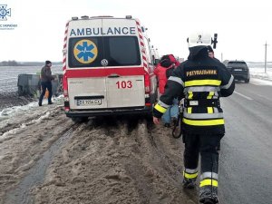 Ukrayna’da Yolcu Otobüsü Şarampole Yuvarlandı: 18 Yaralı