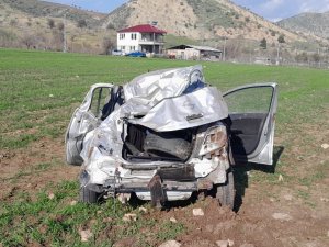Otomobil Uçuruma Yuvarlandı: 1 Yaralı
