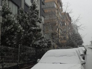 Başkentte Kar Yağışı Başladı