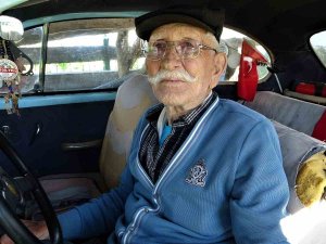 87 Yaşındaki Vatandaş, 1962 Model Vosvosuna Gözü Gibi Bakıyor