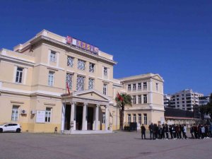 Tarihe Yön Veren Lise