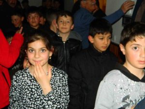 Posof’ta Camiler Çocuklarla Şenleniyor