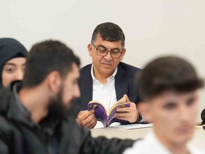 Fadıloğlu, Gençlerle ‘Bilinçli Genç Olmak’ Üzerine Konuştu