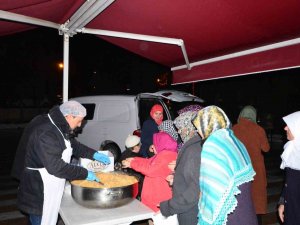 Gediz Depreminin Yıl Dönümünde Helva İkramı