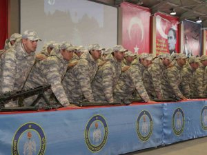 Kütahya’da Acemi Eğitimini Tamamlayan 2023-2b Dönem Askerler Yemin Etti