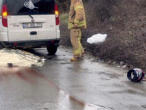 Arnavutköy’de Servis Aracı İle Çarpışan Motosiklet Sürücüsü Yaşamını Yitirdi