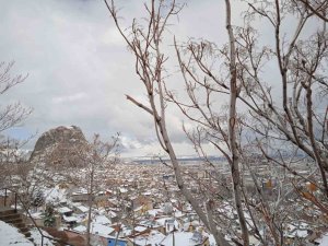 Afyonkarahisar’da Mart Ayında Yağan Kar ‘Şaşırtmadı’