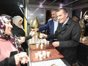 Zeytinburnu’nda İftarda Çorba, Yatsıda Salep İkramı