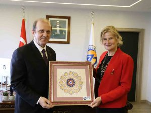 Avrasya Üniversitesi Rektörü Terzioğlu’na Ktü Rektörü Çuvalcı’dan "Hayırlı Olsun" Ziyareti