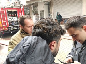 Sultangazi’de Çıkan Yangında Mahsur Kalan 1’i Çocuk 3 Kişi İtfaiye Ekipleri Tarafından Kurtarıldı