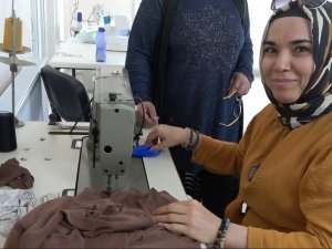 Özel Eğitim Merkezinde Öğrencilerin Yanı Sıra Veliler De Eğitim Alıyor