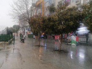 Yüksek Kesimlerin Ardından Kent Merkezlerinde De Kar Yağışı Başladı