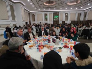 Tahmazoğlu Umreye Giden Öğrenciler Ve Aileleri İle İftarda Bir Araya Geldi