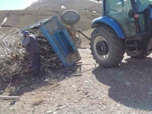 Gevaş’ta Şiddetli Fırtına Hayatı Olumsuz Etkiledi