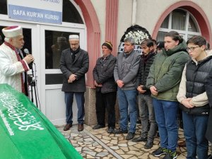 Oğlu Tarafından Bıçaklanarak Öldürülen Adam Son Yolculuğuna Uğurlandı